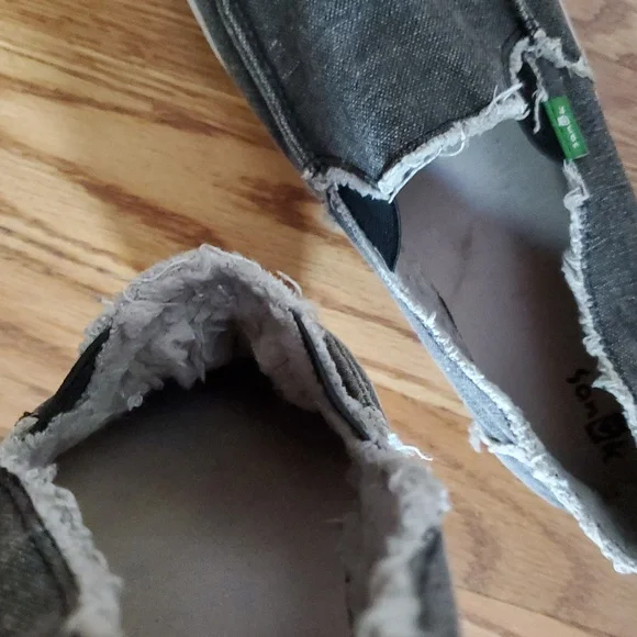 Women's Sanuk Slip Ons - Picture 3 of 5